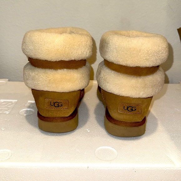 UGG Fluff Mini Belted still on website! - Picture 2 of 9